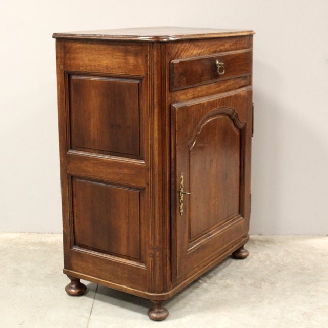 Antique Louis XV Buffet in Walnut, 1700s For Sale - Image 4 of 16