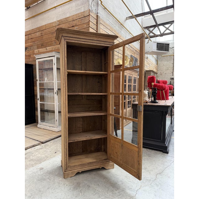Early 20th Century Oak Display Cabinet For Sale - Image 4 of 10