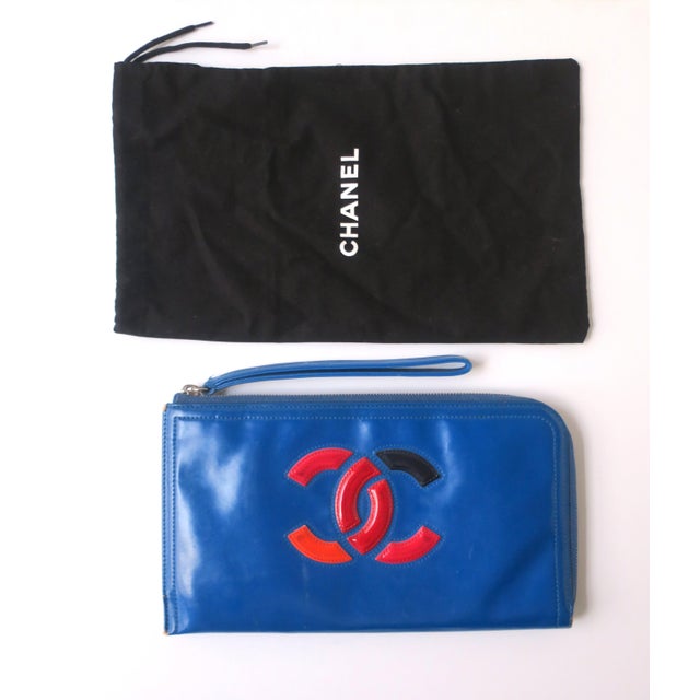 Modern Chanel Handbag Clutch Leather With Wrist Strap, Cobalt Blue, Circa 2010s For Sale - Image 3 of 15
