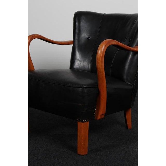 Lounge Chairs in Original Leather and Beech from Alfred Christensen, 1940s, Set of 2 For Sale - Image 6 of 8