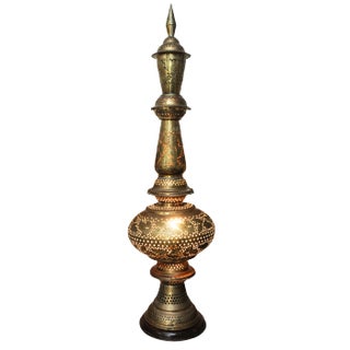 Early 20th Century Middle Eastern Handmade Art Brass Decorative Table Lamp with Pierced Detailing on Wooden Base For Sale
