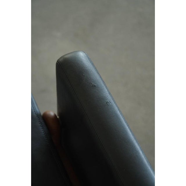 1960s Easy Chair in Oak and Leather by Jørgen Bækmark for FDB Møbler, Denmark, 1960s For Sale - Image 5 of 18