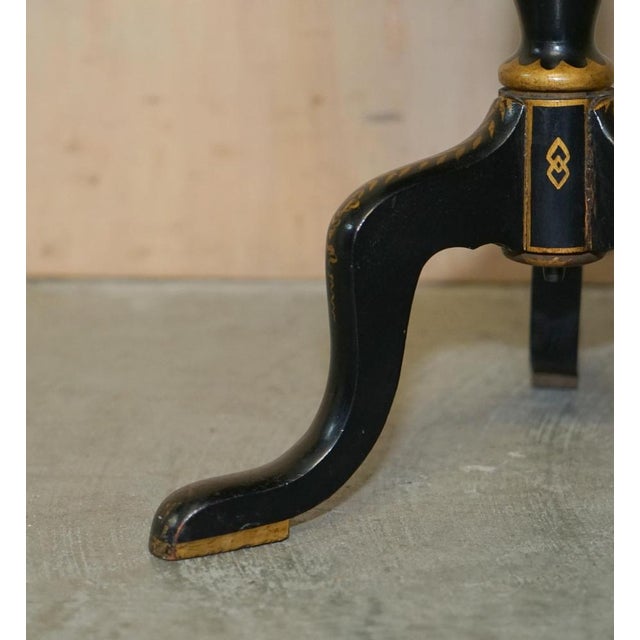 Gold Antique Victorian Chinese Chinoiserie Lacquered Table, 1880 For Sale - Image 8 of 17
