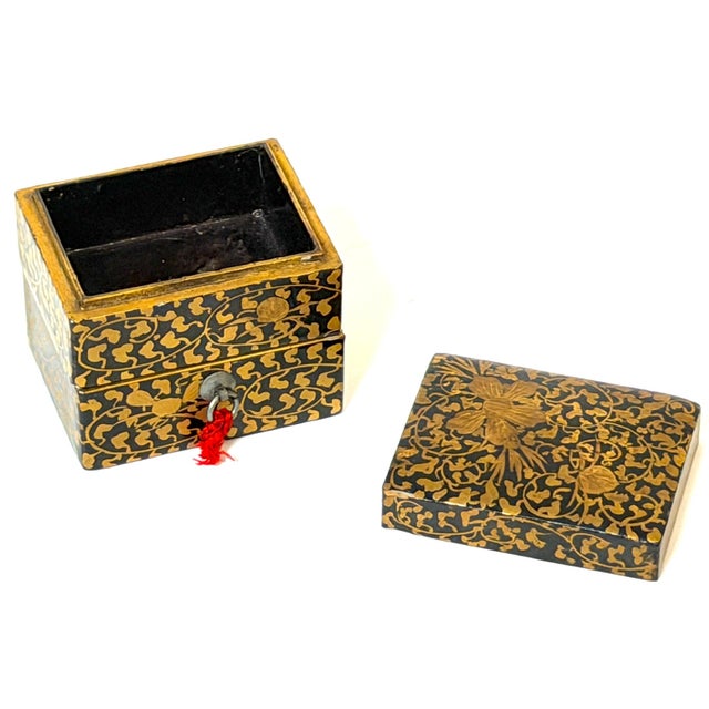 Japanese Meiji Miniature Gold Maki-e Two-Tier Jūbako, circa 1890 For Sale - Image 12 of 12
