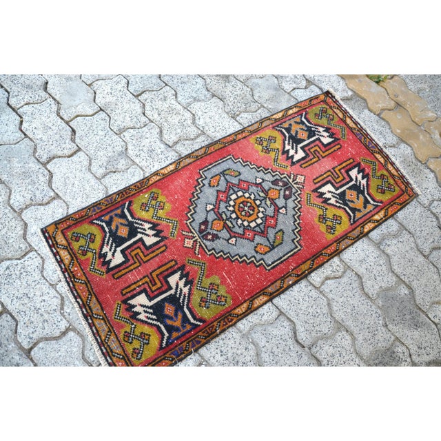 Traditional 1960s Vintage Oushak Rug For Sale - Image 3 of 6