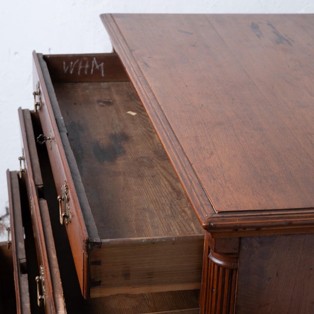 Walnut Chippendale Chest, Pennsylvania, 18th Century For Sale - Image 9 of 14