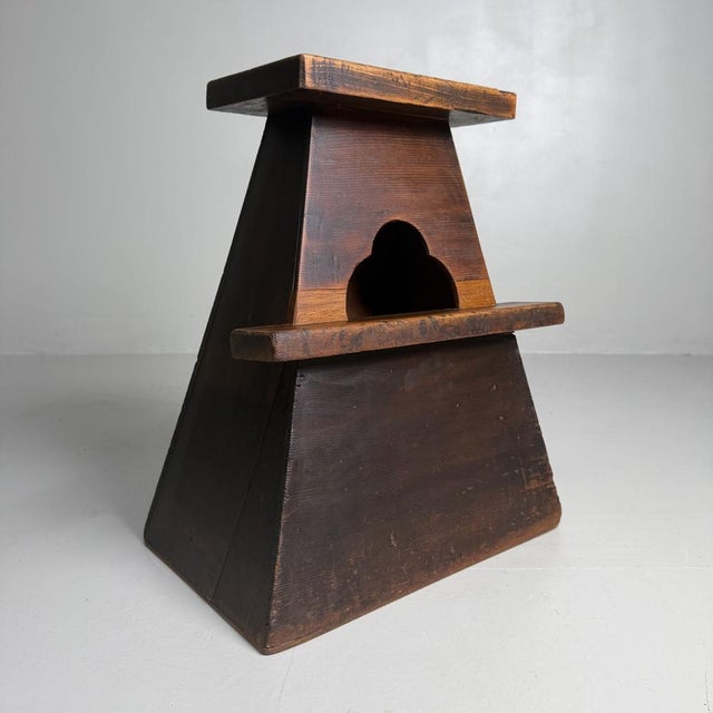 Contemporary Japanese Minimalist Wooden Fumidai Step Stool, 1910s For Sale - Image 3 of 11