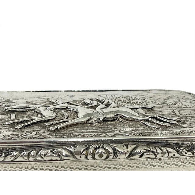 English Silver Horse Racing Snuff Box, Birmingham, 1829 For Sale - Image 6 of 10