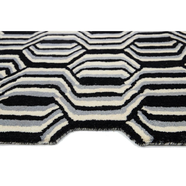 Textile Hand-Tufted Modern Wool Rug With Freestyle’s Crisp Graphic Pattern by Apadana For Sale - Image 7 of 10