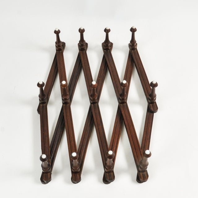 Early 20th Century Antique Accordion Peg Holder With Porcelain Caps | Wall Mount Early 1900's Expandable Peg Rack For Sale - Image 5 of 14
