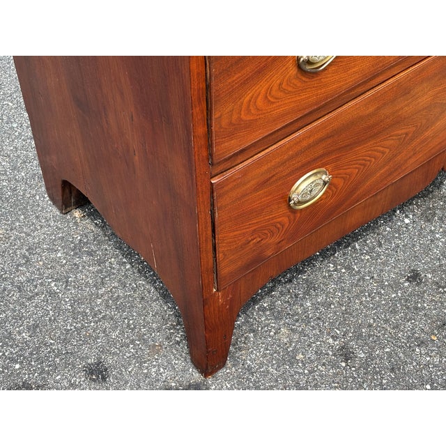 MidEarly 19th C. American Mid-Atlantic Four Drawer Chest in the Federal Federal Style For Sale - Image 11 of 14