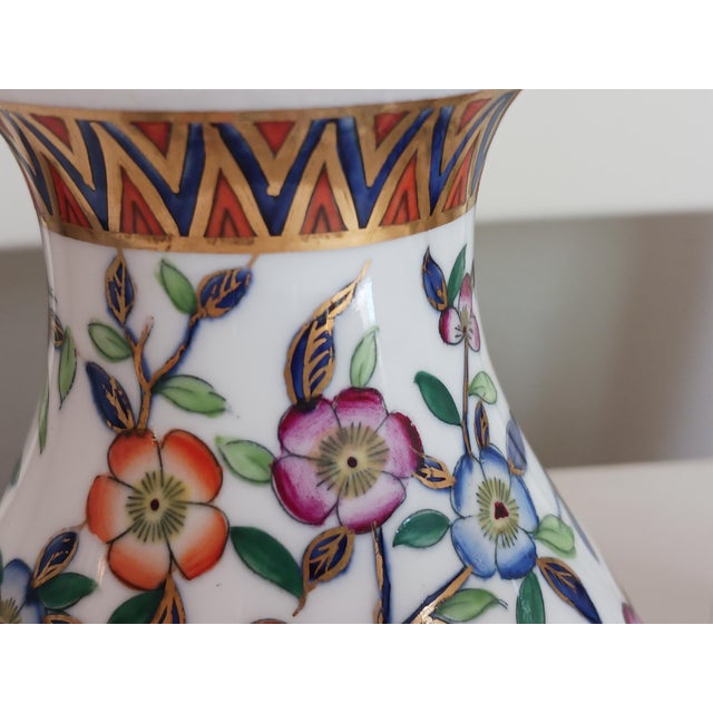 1920s Tiffany & Co. Royal Crown Derby Vases Imari Style Early 20th C. -a Pair For Sale - Image 5 of 12