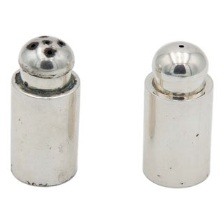 Plain Silver Salt and Pepper Shaker Set, Set of 2 For Sale