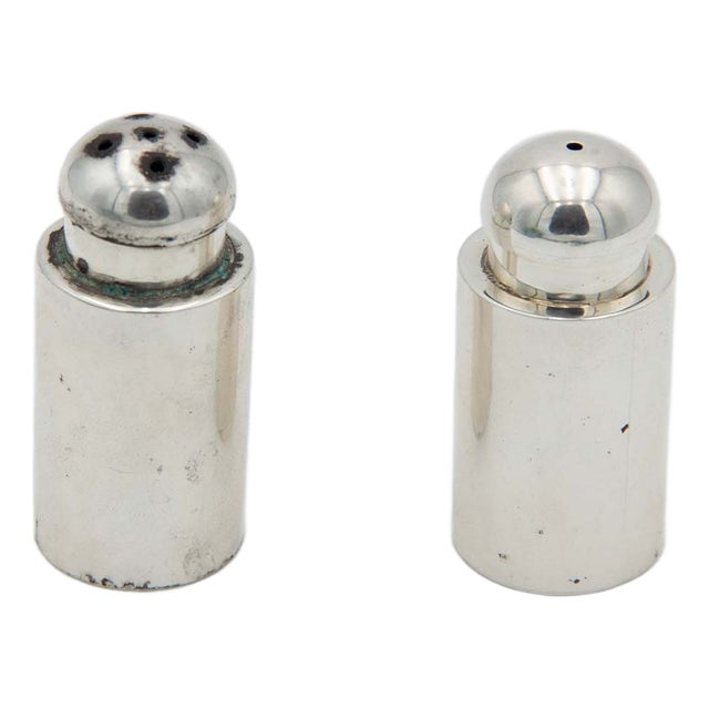 Plain Silver Salt and Pepper Shaker Set, Set of 2 For Sale