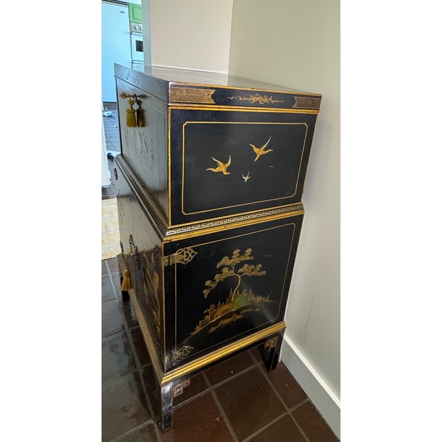 1940s Chinoiserie Black Lacquer Cabinet / Dry Bar With Hand-Painted Gilt Scenes, Mid–Late 20th Century For Sale - Image 5 of 12