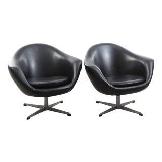 Vintage Swivel Chairs in Black Synthetic Leather with Chrome Bases, 1990, Set of 2 For Sale