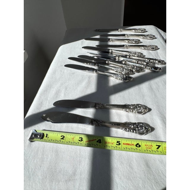 Mid 20th Century Wallace Sterling Silver Handle Dinner Knives – Grande Baroque Pattern, Classic Elegance For Sale - Image 11 of 12