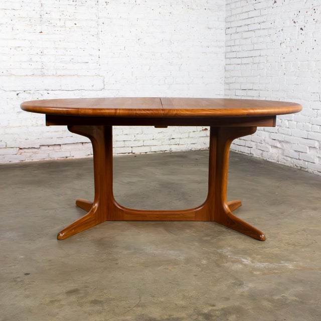 Late 20th Century Late 20th Century Scandinavian Modern Teak Dining Table Expanding Oval Attr. To Skovby Furniture For Sale - Image 5 of 18