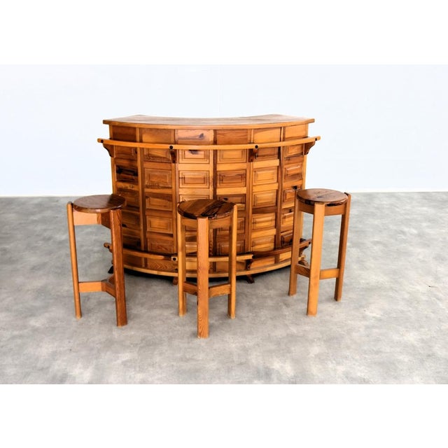 Brutalist Bar and Bar Stools in Pine, 1970s, Set of 4 For Sale - Image 10 of 12