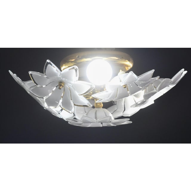 Set of 2 Gorgeous white flowers Murano ceiling light. The ceiling light mounts 3 lamp holders with E14 socket, possible to...