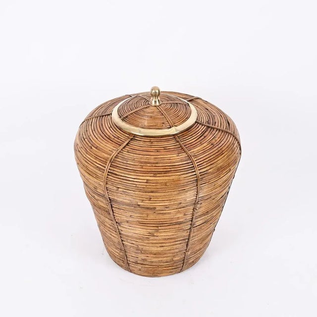 Large French Riviera Basket in Rattan & Brass, Italy, 1970s For Sale - Image 6 of 12