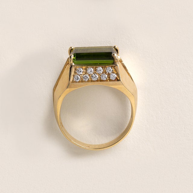 Mid 20th Century Estate 18k Gold Green Tourmaline Emerald Cut Diamond Pave Modernist Ring, Size 6.25 For Sale - Image 4 of 7