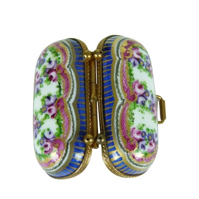Limoges France Porcelain Suitcase Trinket Box | Hand Painted Floral Carpet Bag | Valise | Purse | Footed For Sale In Atlanta - Image 6 of 13