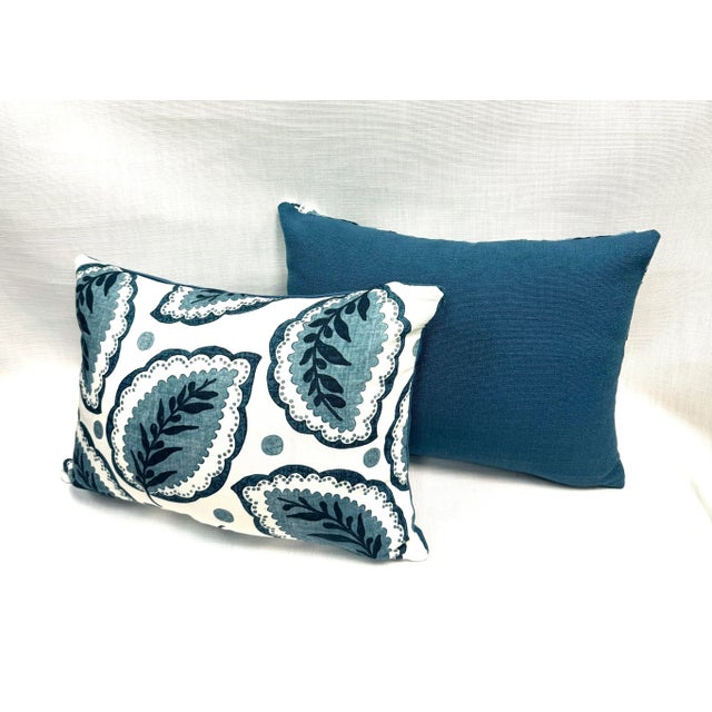 Contemporary 14” X 20” William Yeoward Raffaele Fwy2588-01 Linen Navy Blue & White Lumbar Pillow Cover For Sale - Image 3 of 3