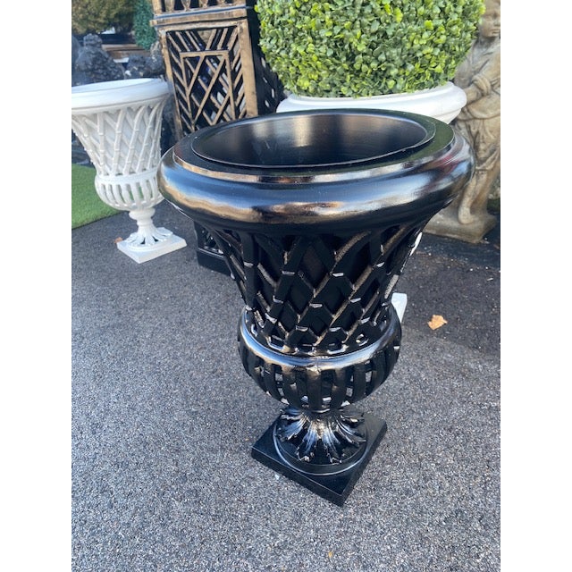 Lattice Fretwork Garden Urn & Pedestal - 6 Piece Set For Sale - Image 9 of 10