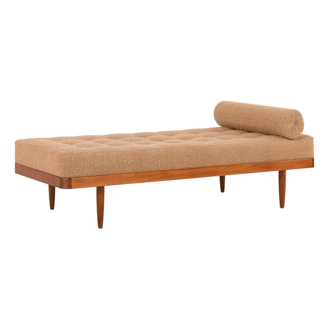 Mid-Century Modern Scandinavian Daybed in Natural Boucle Fabric, 1960s For Sale