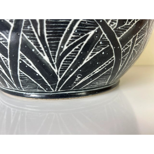 Ceramic 1980's Vintage Carris Hand Painted Pottery Planter For Sale - Image 7 of 10