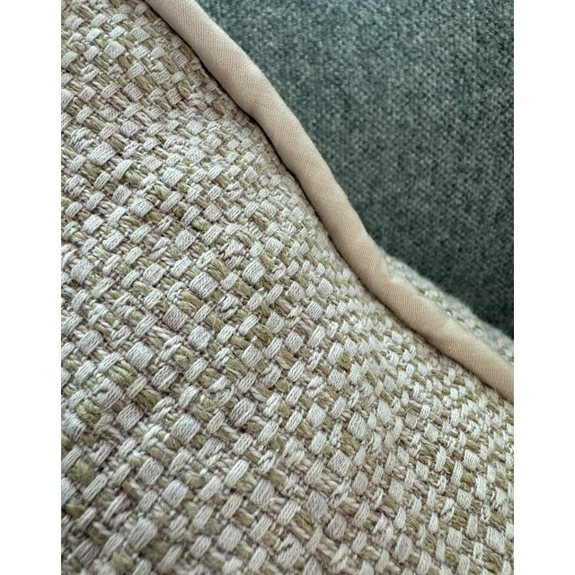 Wide linen weave dusty pink pillow. Beautiful and elegant piece.