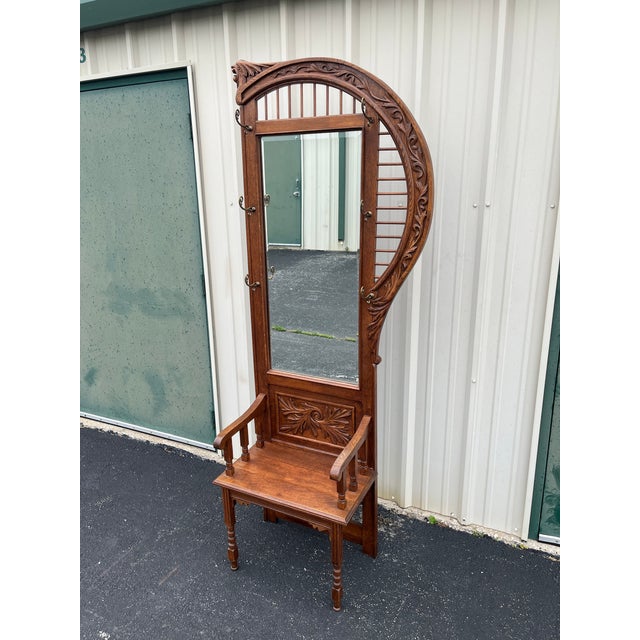 Early 20th Century Antique Edwardian American Tiger Oak Mirrored Hall Tree Seat With Carved Motifs For Sale - Image 5 of 12