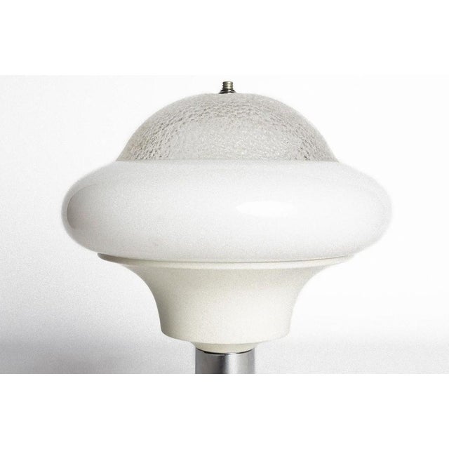 This Space Age lamp is a beautiful decorative lamp realized in Italy during the 1970s. Elegant table lamp made in ABS...