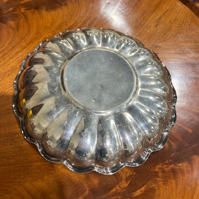 1970s Vintage’s & Barton Scalloped Silver Plate Decorative Serving Bowl For Sale - Image 5 of 5