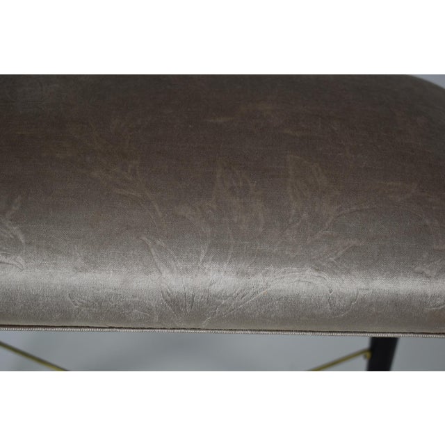 Wood 1950s Italian Piano Stool in Wood, Brass & Taupe Velvet For Sale - Image 7 of 9