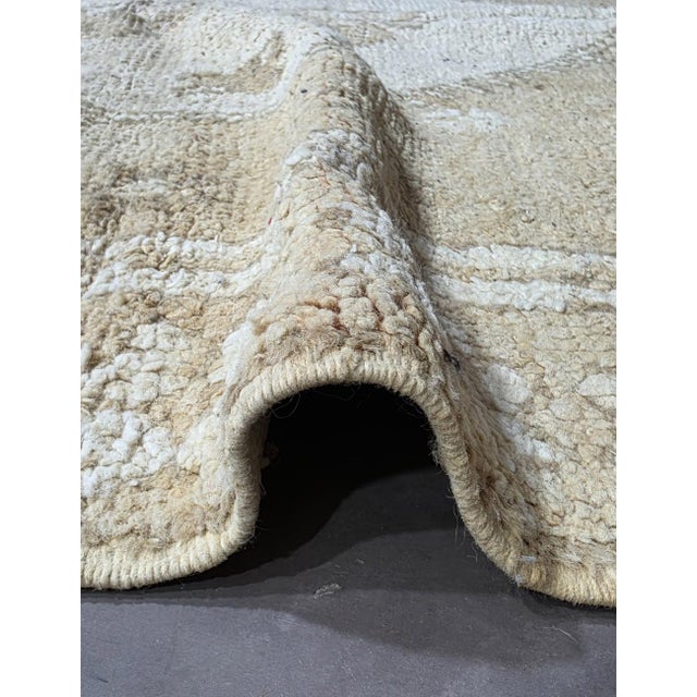 1980s Vintage Honey Beige Moroccan Rug - 10.3 X 5.4 Ft For Sale - Image 5 of 6