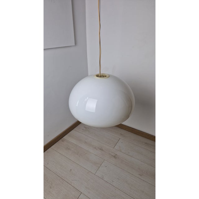 Black and White Opal Glass Chandelier by Achille and Pier Giacomo Castiglioni for Flos, 1960s For Sale - Image 16 of 17