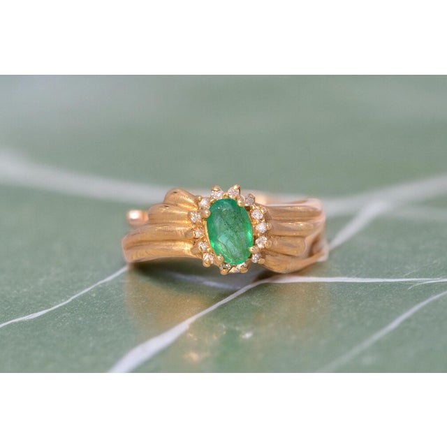 Contemporary The Webbie: Vintage Natural Emerald Ring in Yellow Gold with Natural Diamonds For Sale - Image 3 of 11
