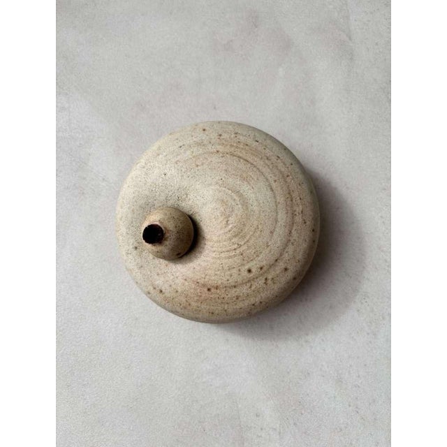 Rare ceramic oil lamp designed by Dutch ceramist Freek Berends in the 1970s. This handmade object is a true eye-catcher...