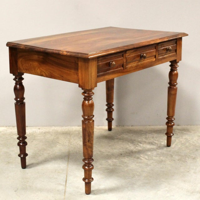 Antique Desk Table in Walnut, 1800s For Sale - Image 4 of 12