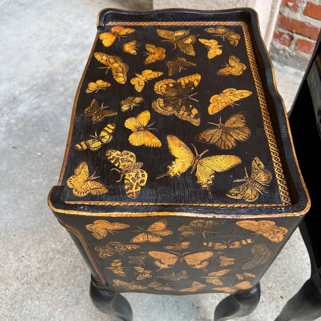 Pair French Bedside Cabinets Chinoiserie Butterfly Gilt Lacquer Tables For Sale - Image 18 of 18