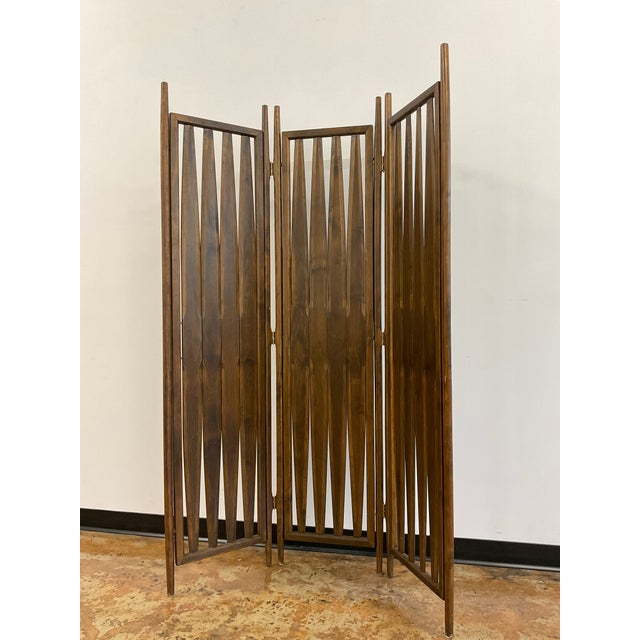 Mid-Century Modern Vintage Walnut Three Panel Geometric Room Divider. For Sale - Image 3 of 18