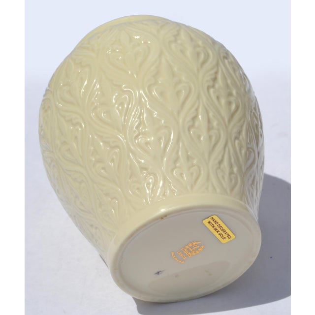 Ceramic 1960s Lenox Kismet Collection Fine Bone Porcelain Ginger Jar Vase Embossed Fleur-De-Lis Pattern For Sale - Image 7 of 12