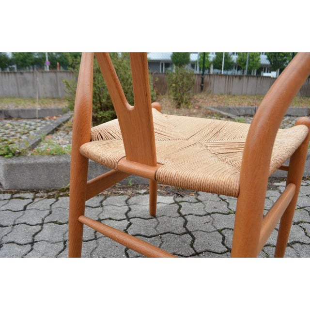 CH24 Wishbone Y Chair in Oak by Hans J. Wegner for Carl Hansen, 1970s, Set of 4 For Sale - Image 13 of 18
