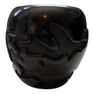 Vintage Black Santa Clara Pueblo Vase Signed by Billy Cain. For Sale