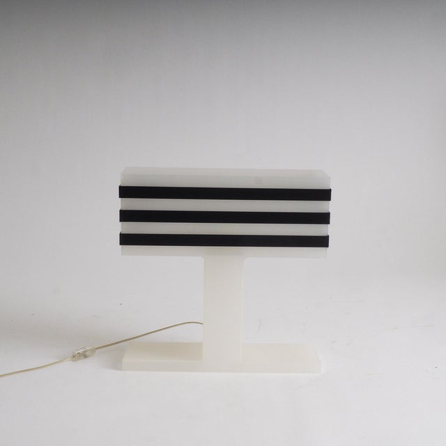 White Modern Acrylic Glass Table Lamp, 1980s For Sale - Image 8 of 18
