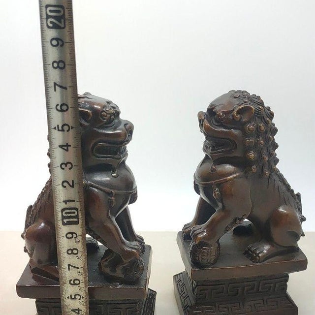 Pair of Vintage Bronze Foo Dogs – Guardian Lion Statues With Ball & Cub For Sale In Los Angeles - Image 6 of 9