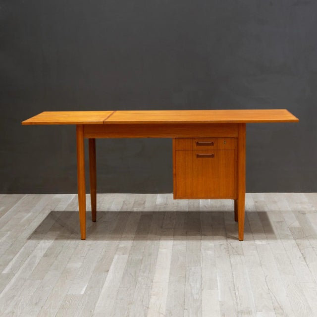 Denmark  teak  テーブル Mid-Century Teak Expandable Desk and Chair by Gunnar Nielsen