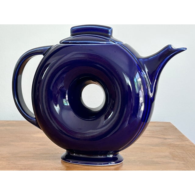 Blue 1950’s Hall China Company Made in the Usa Impeccable Iconic Vintage Cobalt Blue Doughnut Novelty Teapot For Sale - Image 8 of 18